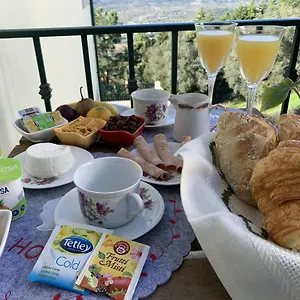 Charming Cozy Retreat - Terrace & Private Balcony Frühstückspension