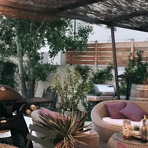 Et Table D Hotes Chez Dom Bed & Breakfast Sainte-Cécile-les-Vignes